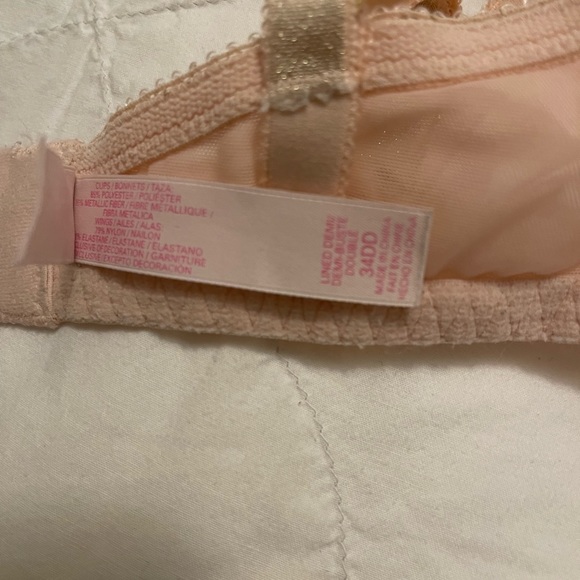 Victoria Secret Bra Set - Picture 5 of 6